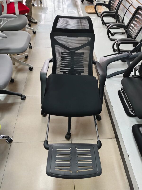Trio Bionic Spine Support Chair w/ Footrest TW-919